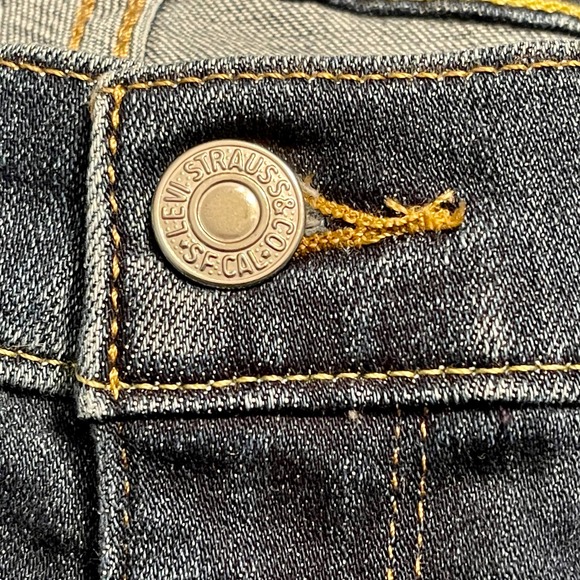 Levis 721 High Rise Skinny Distressed NWT Jeans Womens 24 WM S1104-1022 - Picture 3 of 10